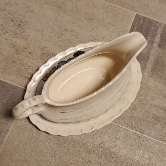 EUC Vintage Small Ivory Gravy Boat - Picture 3 of 6